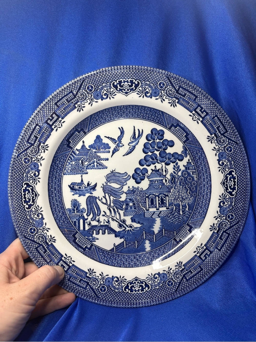 Churchill Blue Willow Dinner Plate 10.5” Staffordshire England